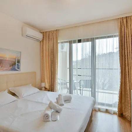 アパート Kabakum Plaza Beachfront Flats
