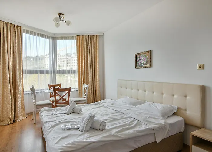 Kabakum Plaza Beachfront Flats * Warna